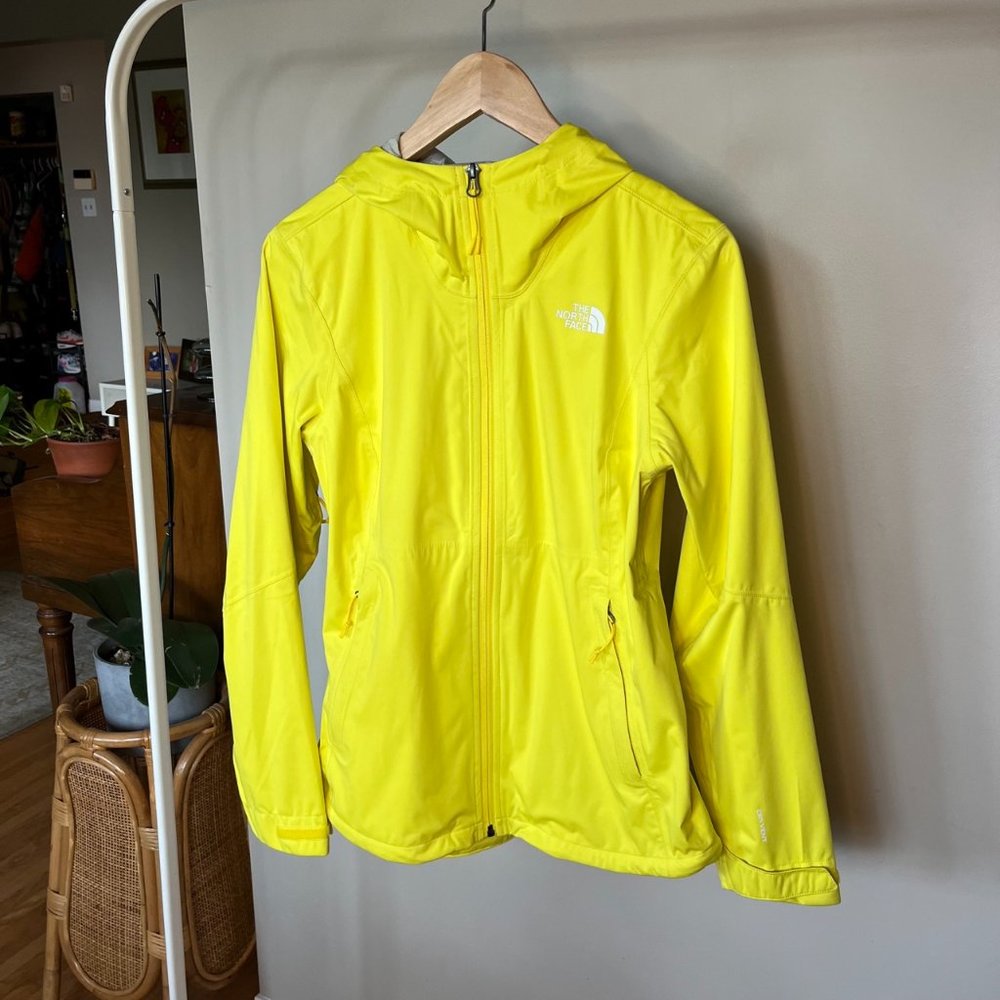The North Face / Active Light Jacket / Neon Yellow / Size M